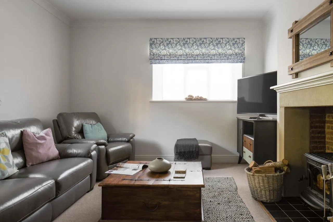 Дом отдыха Harewood Estate Cottages Великобритания